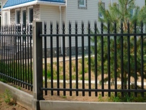 Сварные заборы на ленточном фундаменте 12 метров фото в Красноармейске