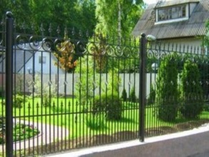 Кованые заборы на ленточном фундаменте 80 метров фото в Красноармейске